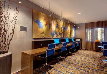 Courtyard By Marriott Madison East Exterior foto