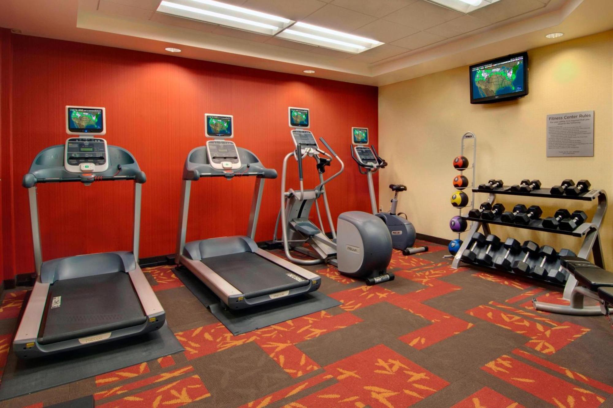 Courtyard By Marriott Madison East Exterior foto