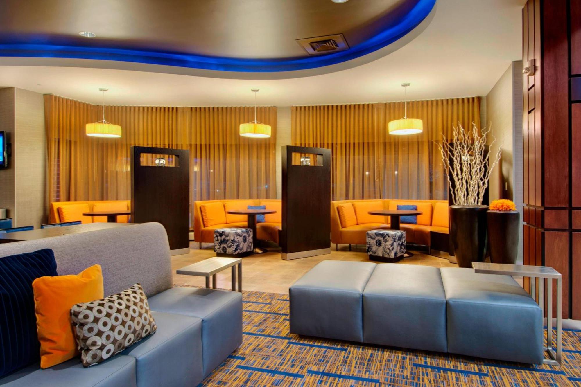 Courtyard By Marriott Madison East Exterior foto